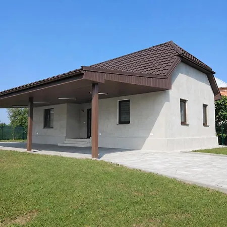 Будинок відпочинку Petrovtsi House Dubrovka